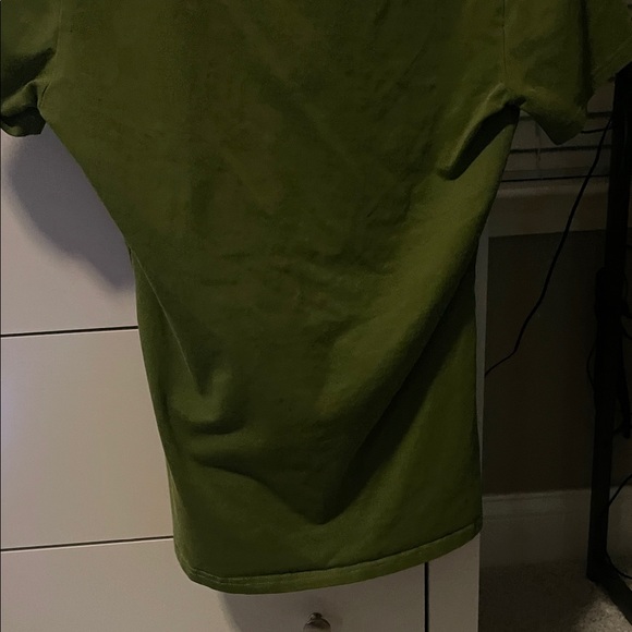 Olive Green size medium v neck shirt - Picture 7 of 9